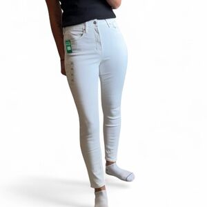 NWT GAP Women's White Skinny Jeans